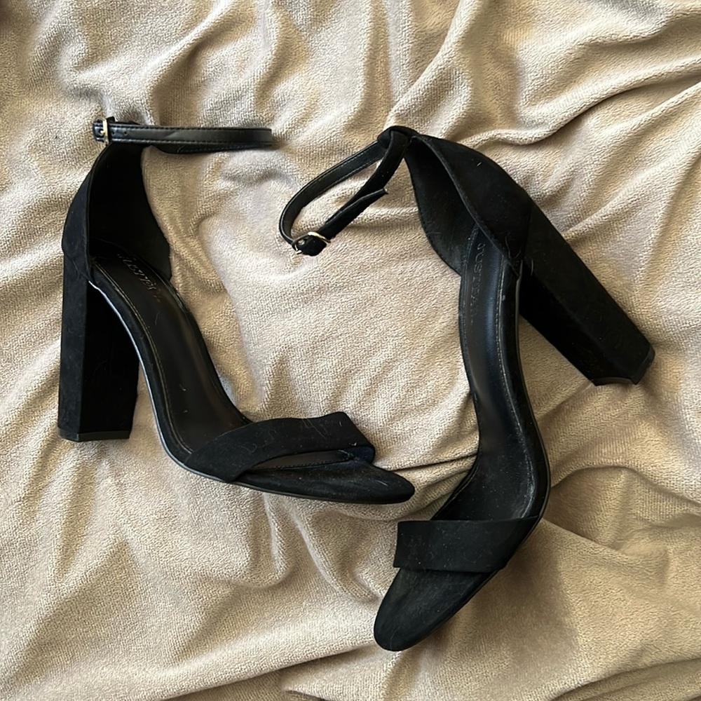 JustFab “Lorelai” block heeled scandal style, size 8 in black